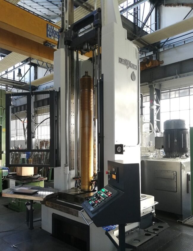 UNE MACHINE À BROCHER XXL POUR 50 ANS DE BART!