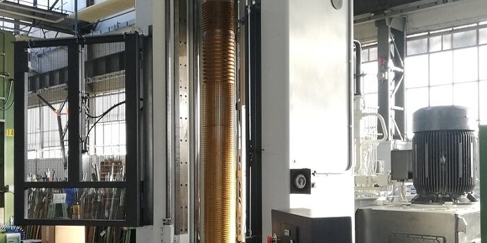 UNE MACHINE À BROCHER XXL POUR 50 ANS DE BART!